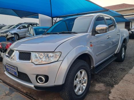 MITSUBISHI L 200 Triton 3.2 16V HPE 4X4 CABINE DUPLA TURBO DIESEL INTERCOOLER AUTOMTICO, Foto 2
