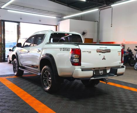 MITSUBISHI L 200 Triton 2.4 16V SPORT HPE-S 4X4 CABINE DUPLA TURBO DIESEL AUTOMTICO, Foto 6