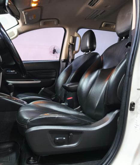 MITSUBISHI L 200 Triton 2.4 16V SPORT HPE-S 4X4 CABINE DUPLA TURBO DIESEL AUTOMTICO, Foto 9