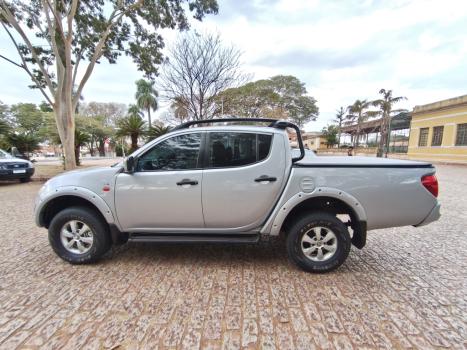 MITSUBISHI L 200 Triton 3.2 16V GLX 4X4 CABINE DUPLA TURBO DIESEL INTERCOOLER, Foto 2