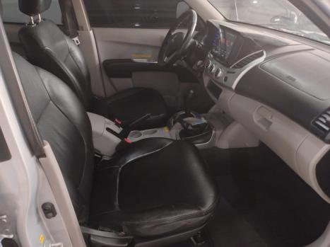 MITSUBISHI L 200 Triton 3.2 16V HPE 4X4 CABINE DUPLA TURBO DIESEL INTERCOOLER AUTOMTICO, Foto 7