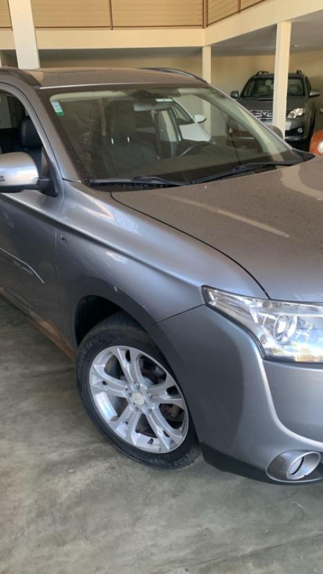 MITSUBISHI Outlander 3.0 V6 24V 4P GT 4X4 AUTOMTICO, Foto 2