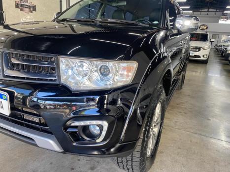 MITSUBISHI Pajero 3.2 16V 4P 4X4 7 LUGARES HPE TURBO DIESEL INTERCOOLER AUTOMTICO, Foto 3