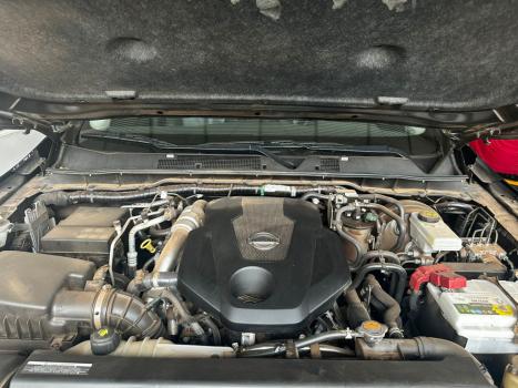 NISSAN Frontier 2.3 16V PRO4X CABINE DUPLA 4X4 BI-TURBO DIESEL AUTOMTICO, Foto 4
