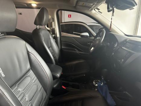 NISSAN Frontier 2.3 16V PRO4X CABINE DUPLA 4X4 BI-TURBO DIESEL AUTOMTICO, Foto 16