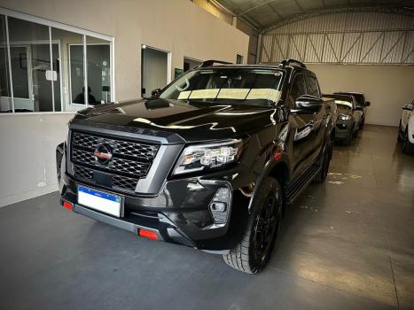NISSAN Frontier 2.3 16V PRO4X CABINE DUPLA 4X4 BI-TURBO DIESEL AUTOMTICO, Foto 2