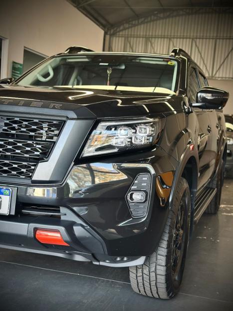 NISSAN Frontier 2.3 16V PRO4X CABINE DUPLA 4X4 BI-TURBO DIESEL AUTOMTICO, Foto 6