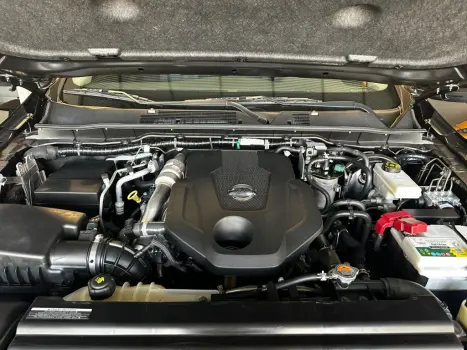 NISSAN Frontier 2.3 16V PRO4X CABINE DUPLA 4X4 BI-TURBO DIESEL AUTOMTICO, Foto 7