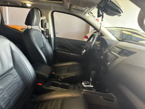 NISSAN Frontier 2.3 16V PRO4X CABINE DUPLA 4X4 BI-TURBO DIESEL AUTOMTICO, Foto 23