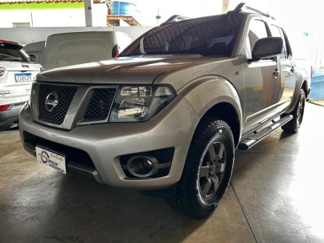 NISSAN Frontier 2.5 16V 4X4 SV ATTACK TURBO DIESEL CABINE DUPLA, Foto 3