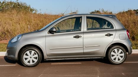 NISSAN March 1.0 12V 4P S FLEX, Foto 3