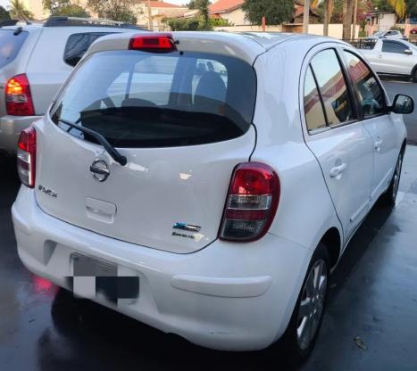 NISSAN March 1.6 16V 4P SV FLEX, Foto 2