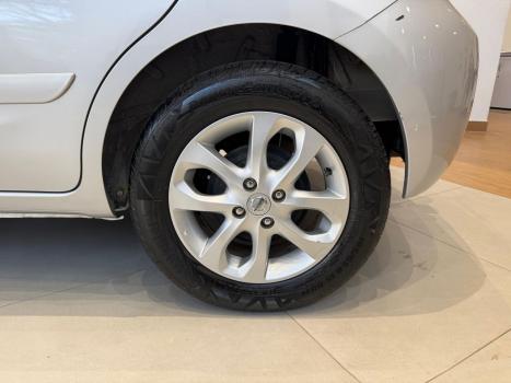 NISSAN March 1.6 16V 4P SV FLEX AUTOMTICO CVT, Foto 8