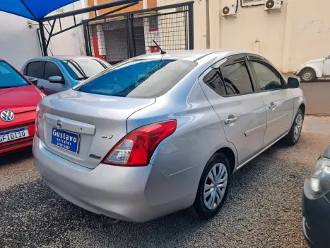 NISSAN Versa Sedan 1.6 16V 4P FLEX SV, Foto 4