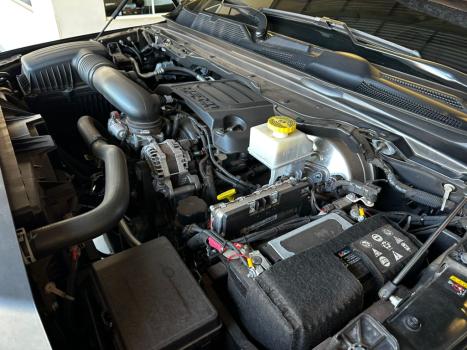 RAM 1500 5.7 V8 LIMITED NIGHT EDITION CABINE DUPLA 4X4 AUTOMTICO, Foto 6