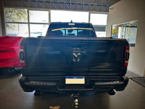 RAM 1500 5.7 V8 LIMITED NIGHT EDITION CABINE DUPLA 4X4 AUTOMTICO, Foto 10