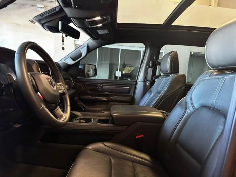 RAM 1500 5.7 V8 LIMITED NIGHT EDITION CABINE DUPLA 4X4 AUTOMTICO, Foto 17