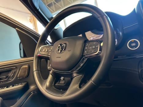 RAM 1500 5.7 V8 LIMITED NIGHT EDITION CABINE DUPLA 4X4 AUTOMTICO, Foto 20