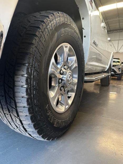 RAM 2500 6.7 I6 24V SLT CABINE DUPLA TURBO DIESEL LARAMIE 4X4 AUTOMTICO, Foto 14