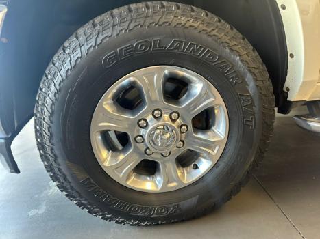 RAM 2500 6.7 I6 24V SLT CABINE DUPLA TURBO DIESEL LARAMIE 4X4 AUTOMTICO, Foto 16