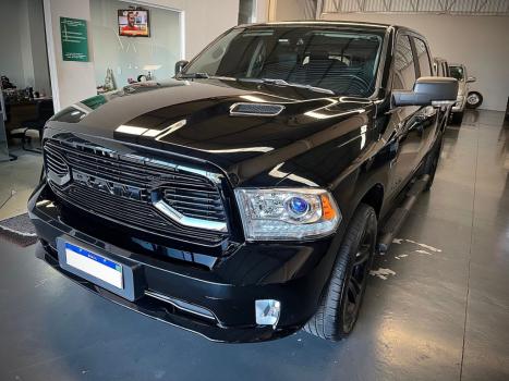 RAM Classic 5.7 V8 32V 4P HEMI LARAMIE NIGHT EDITION AUTOMTICO, Foto 2