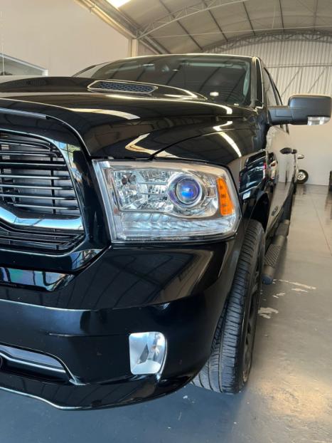 RAM Classic 5.7 V8 32V 4P HEMI LARAMIE NIGHT EDITION AUTOMTICO, Foto 5