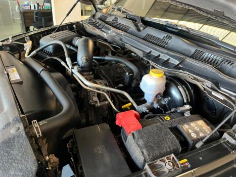 RAM Classic 5.7 V8 32V 4P HEMI LARAMIE NIGHT EDITION AUTOMTICO, Foto 7