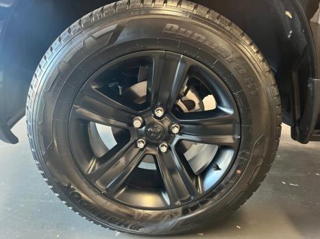 RAM Classic 5.7 V8 32V 4P HEMI LARAMIE NIGHT EDITION AUTOMTICO, Foto 15