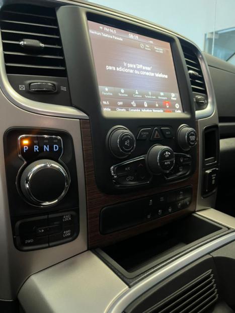 RAM Classic 5.7 V8 32V 4P HEMI LARAMIE NIGHT EDITION AUTOMTICO, Foto 18