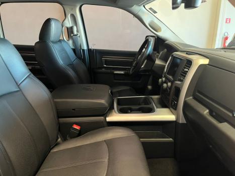 RAM Classic 5.7 V8 32V 4P HEMI LARAMIE NIGHT EDITION AUTOMTICO, Foto 23