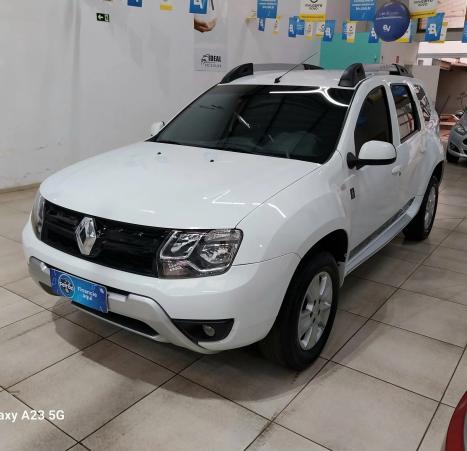 RENAULT Duster , Foto 1