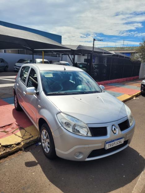 RENAULT Sandero 1.0 4P FLEX AUTHENTIQUE, Foto 1