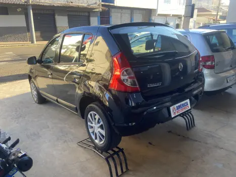 RENAULT Sandero 1.0 16V 4P FLEX AUTHENTIQUE, Foto 4