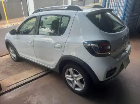 RENAULT Sandero 1.6 16V 4P FLEX SCE STEPWAY DINAMIQUE EASY-R AUTOMATIZADO, Foto 4