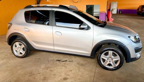 RENAULT Sandero 1.6 16V 4P FLEX STEPWAY AUTOMTICO, Foto 3