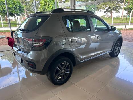RENAULT Stepway 1.6 16V 4P FLEX INTENSE X-TONIC AUTOMTICO CVT, Foto 5