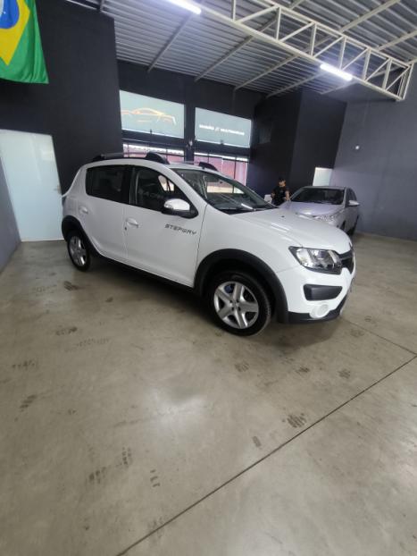 RENAULT Stepway 1.6 16V 4P FLEX ICONIC X-TONIC AUTOMTICO CVT, Foto 5