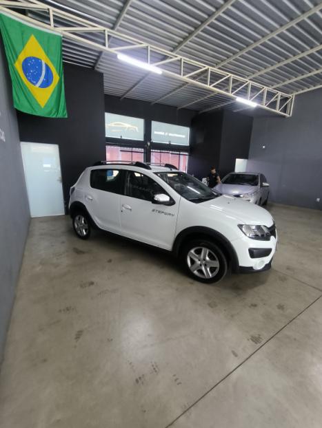 RENAULT Stepway 1.6 16V 4P FLEX ICONIC X-TONIC AUTOMTICO CVT, Foto 8