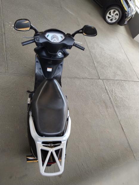 SUZUKI Burgman 125 , Foto 4