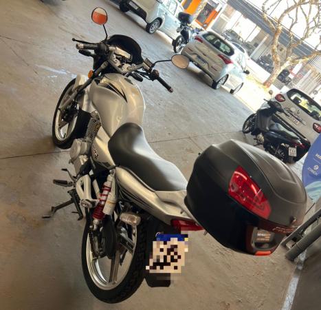 SUZUKI GSR 125 S , Foto 3