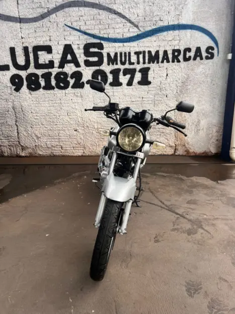 SUZUKI GSR 150 I, Foto 3