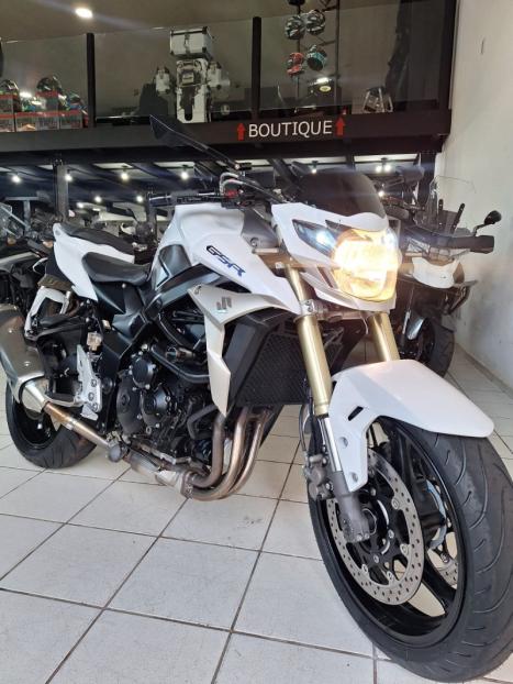 SUZUKI GSR 750 , Foto 9