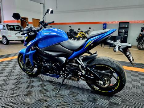 SUZUKI GSX-S 1000 A, Foto 3