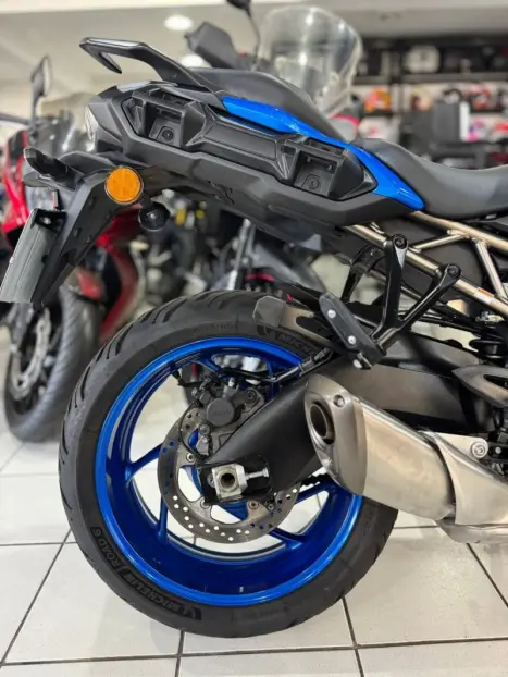 SUZUKI GSX-S 1000 GT, Foto 4