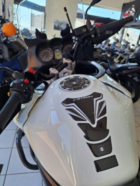 SUZUKI V-Strom DL 650 , Foto 16
