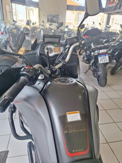 SUZUKI V-Strom DL 650 XT, Foto 12