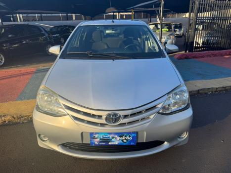 TOYOTA Etios Hatch 1.3 16V 4P FLEX X, Foto 2