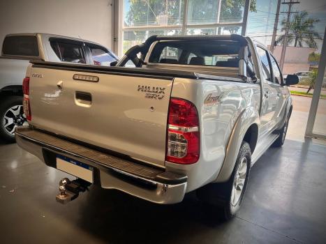 TOYOTA Hilux Caminhonete 2.7 16V 4P SRV FLEX 4X4  CABINE DUPLA AUTOMTICO, Foto 15