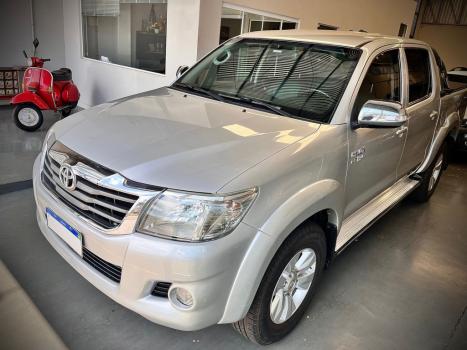 TOYOTA Hilux Caminhonete 2.7 16V 4P SRV FLEX 4X4  CABINE DUPLA AUTOMTICO, Foto 4