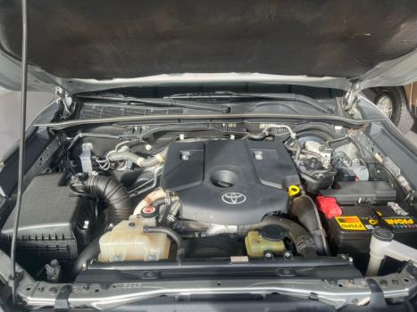 TOYOTA Hilux Caminhonete 2.8 16V SRX 4X4 TURBO DIESEL CABINE DUPLA AUTOMTICO, Foto 6